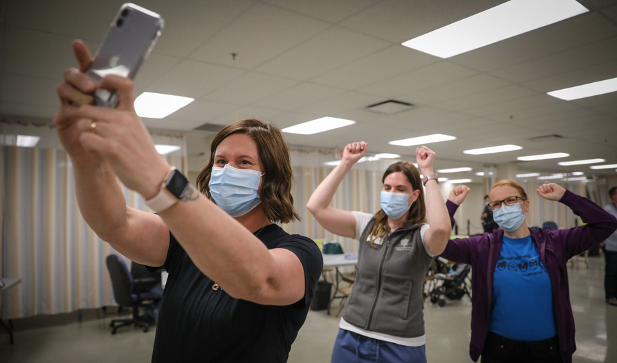Alberta nurses take a selfie after receiving COVID-19 vaccine