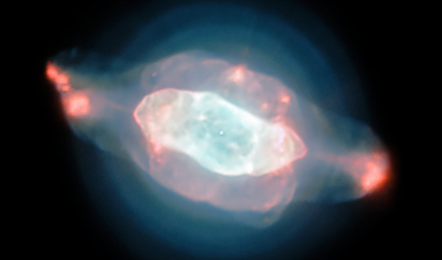 dust inside nebula NGC 7009 